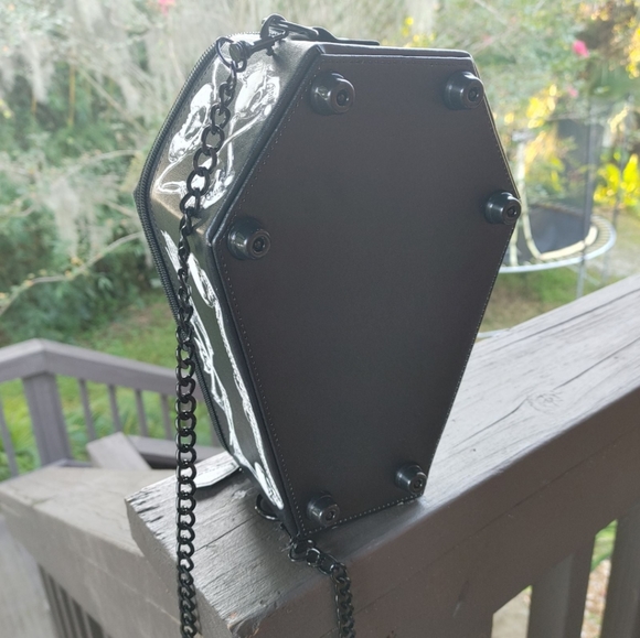 Coffin shapped crossbody purse bone skull skeleton - Picture 13 of 14